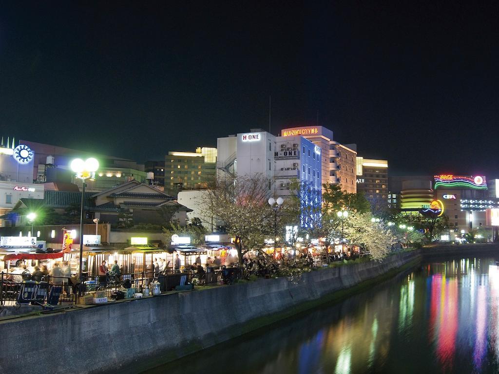Hotel Tenjin Place Fukuoka  Bagian luar foto